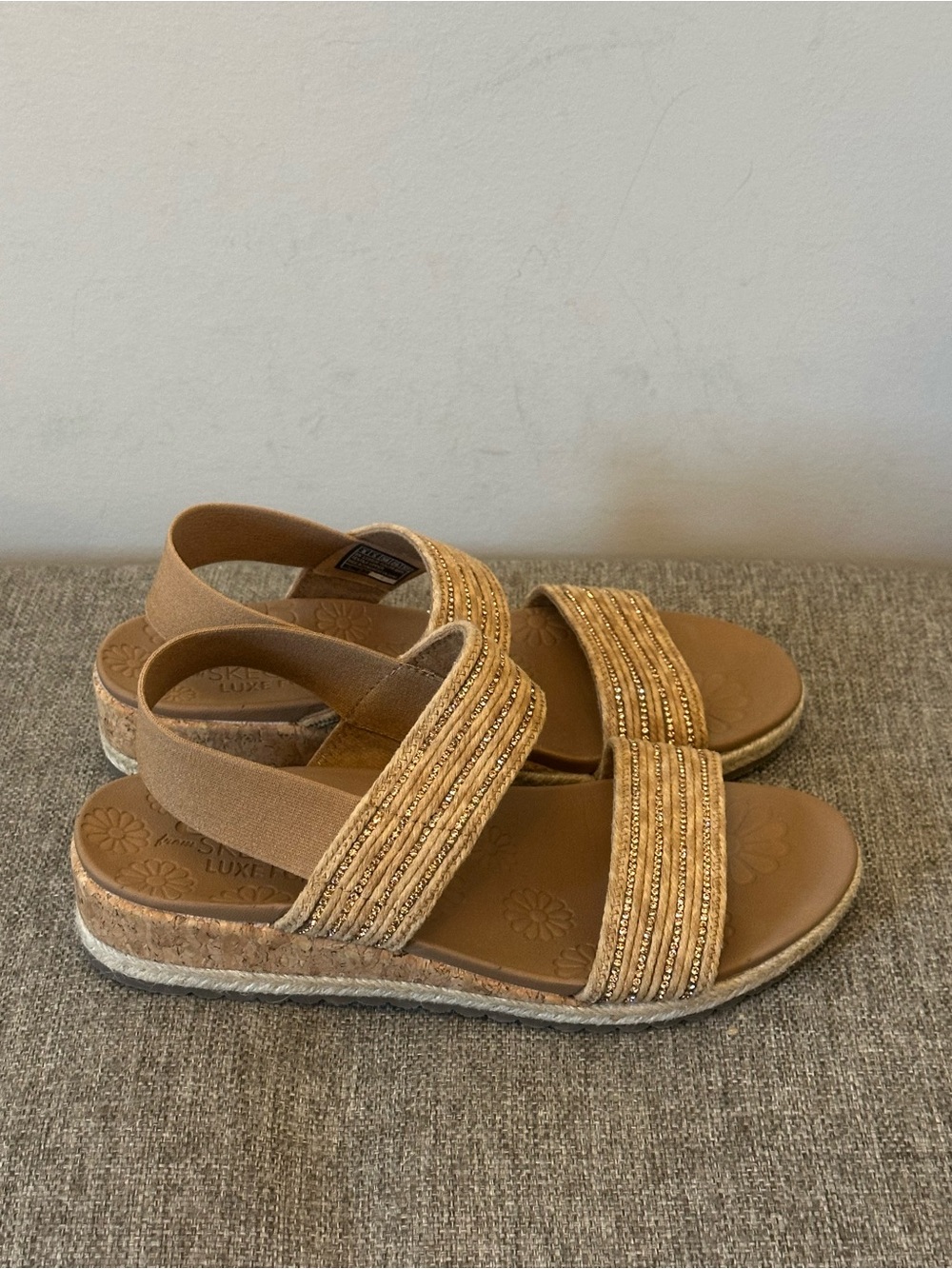 Skechers Luxe Foam Brown Rhinestone Slingback Sandals Women’s Size 8 Comfort